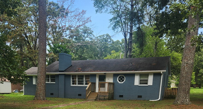 Primary Photo - 700 Bragg Cir