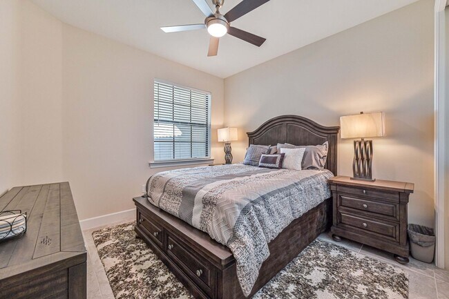 Building Photo - **Coach Home w/ Private Pool in Esplanade Lake Club **