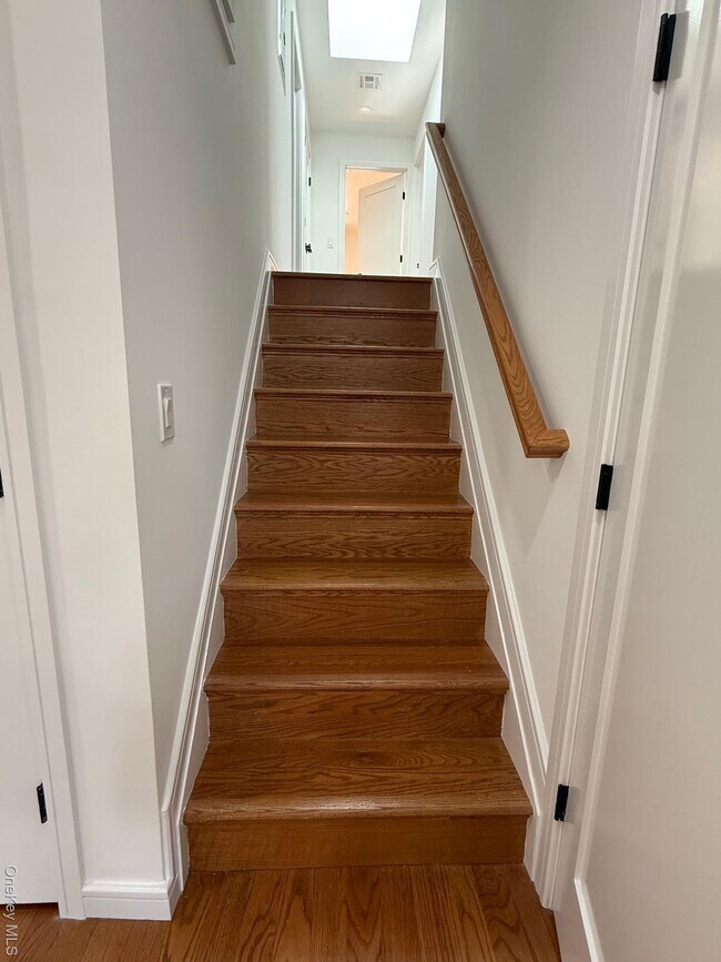 Building Photo - 215-15 17th Ave