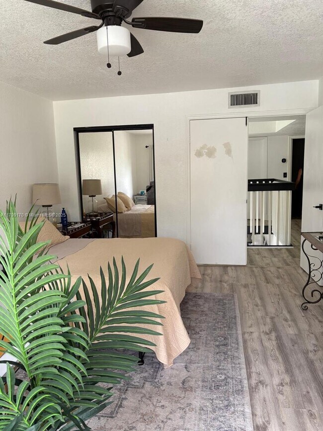 Building Photo - 1430 SW 109th Way