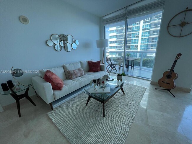 Building Photo - 6515 Collins Ave