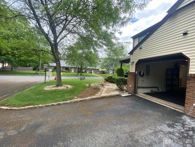 Building Photo - 34 Aspen Dr