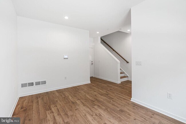 Building Photo - 3126 Pierview Ln