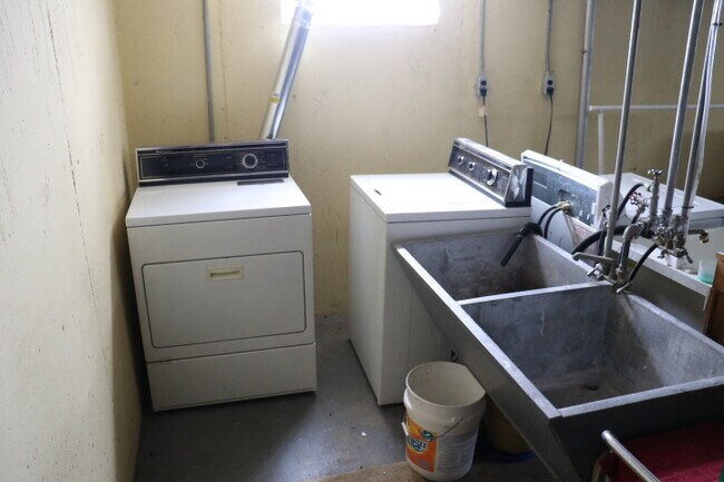 Laundry - 21726 Snow Ave
