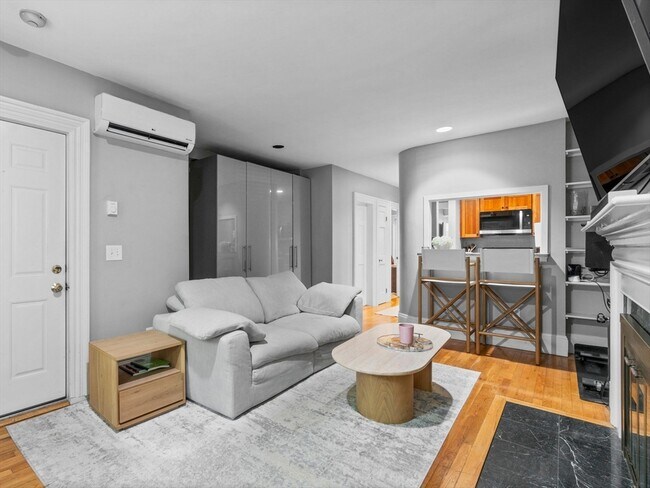 Building Photo - 19 Greenwich Pk