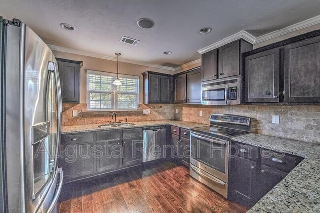 Building Photo - 1328 Royal Oak St