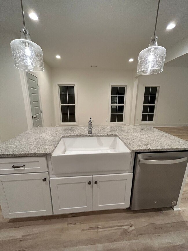Building Photo - Charming 2BR House in Opelika