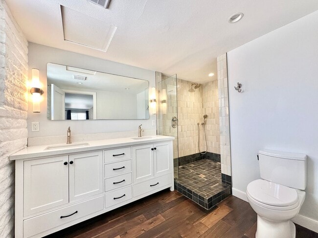 Building Photo - Beautifully Updated & Remodeled Single-Story Country Home with Detached Guest Home Unit on Gated ...