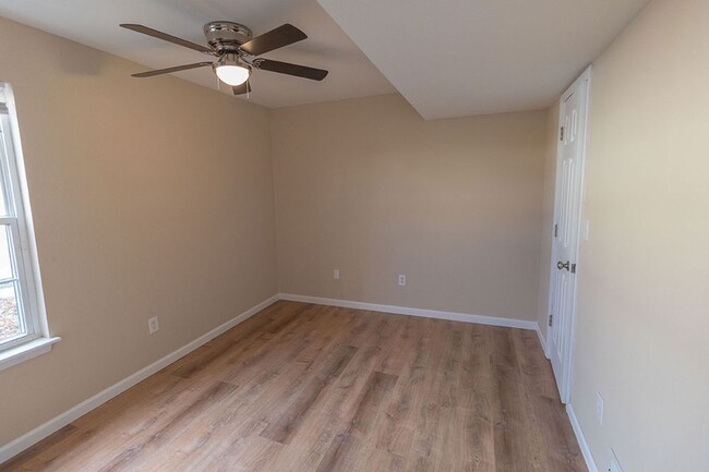 Building Photo - 1405-1407 Bodie Dr.