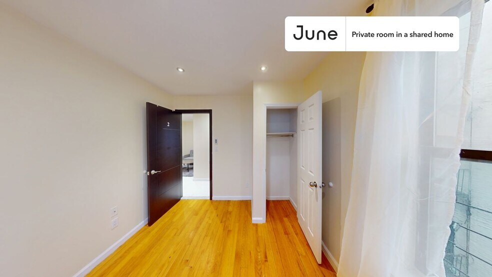 Building Photo - Room in Shared 4 bed/1 bath home