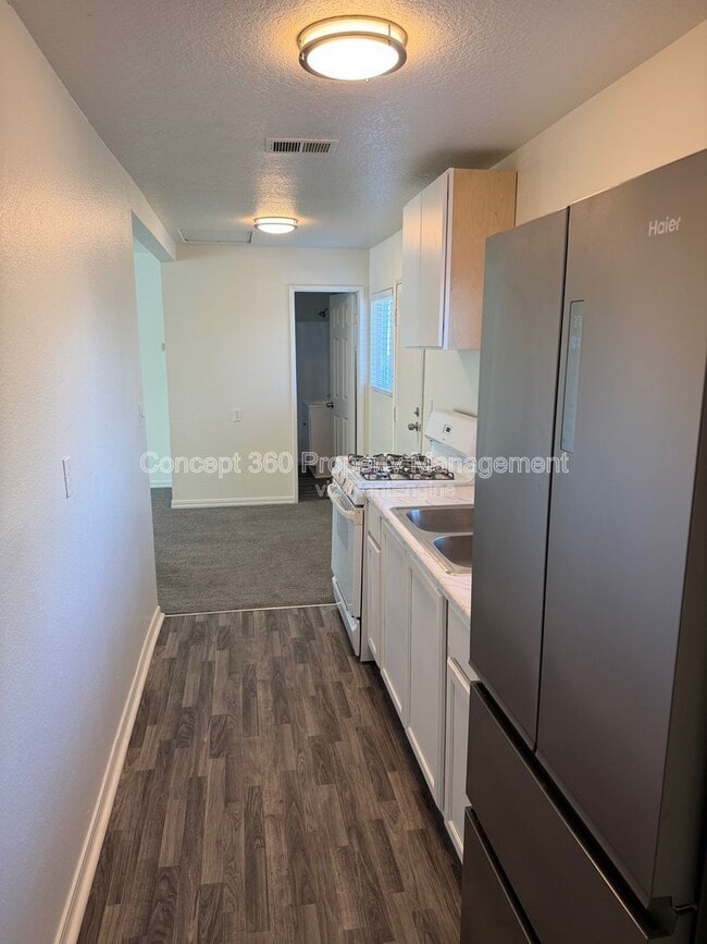 Building Photo - 1016 Lime Ave