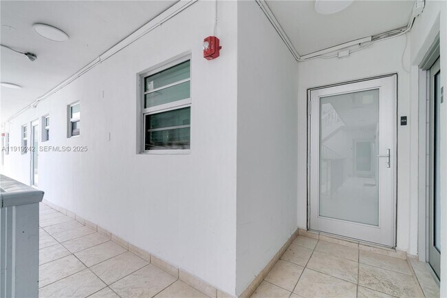 Building Photo - 1428 Euclid Ave