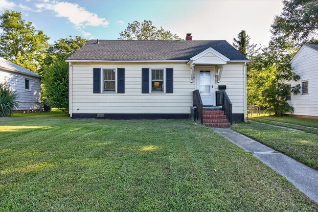 Primary Photo - 214 Hickory Ave