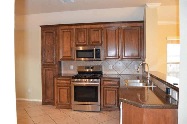 Building Photo - 17115 Sheffield Pines Ln