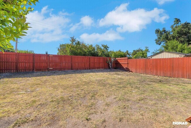 Building Photo - Charming 3BR House in Walnut Grove