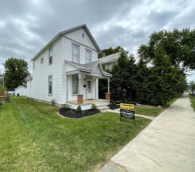 Building Photo - Rent Special Available! Pet Friendly 2 Sto...