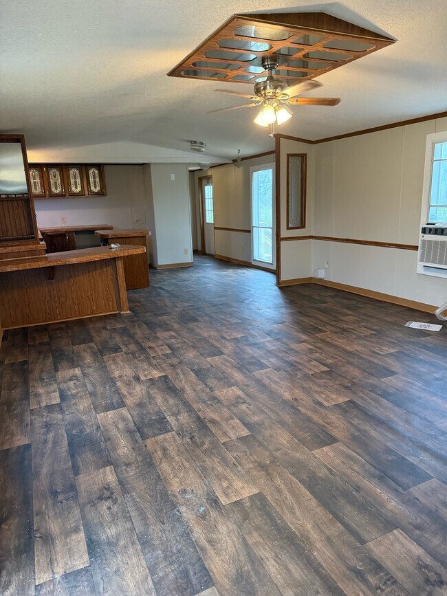 Building Photo - 5991 Friendship Rd