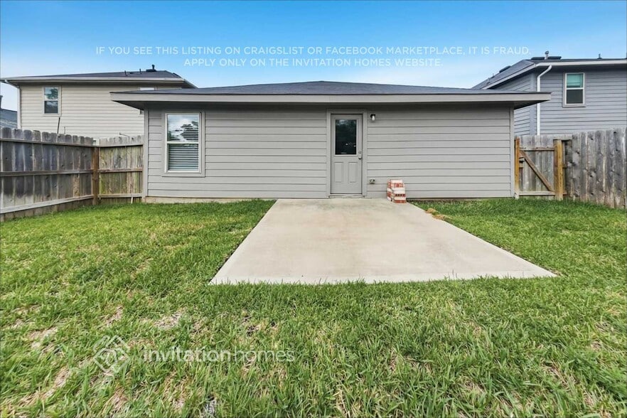 Building Photo - 24026 Laurel Farms Dr