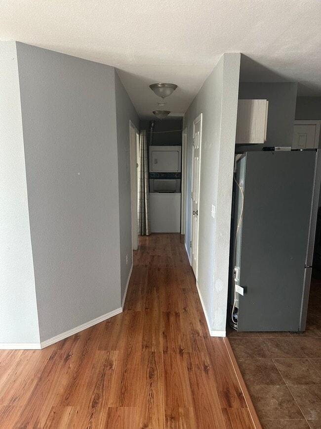 Building Photo - Live in Style and Comfort in this Charming 2-Bedroom Condo!