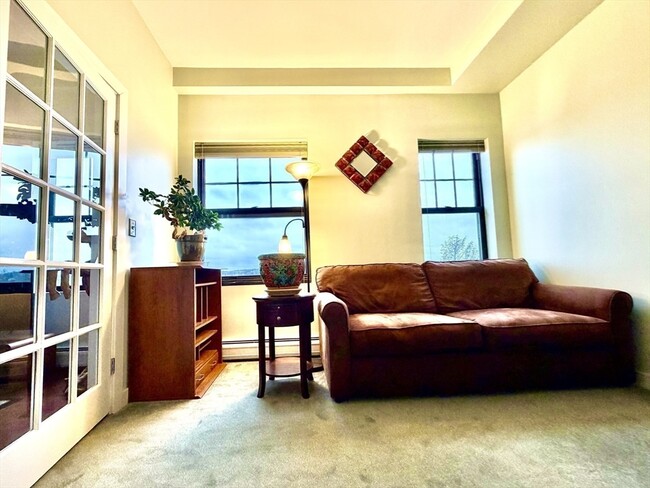 Building Photo - 72 Ashland St