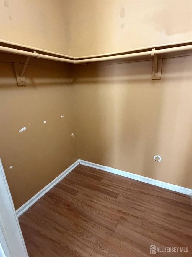 Building Photo - 1202 Woodbridge Commons Way