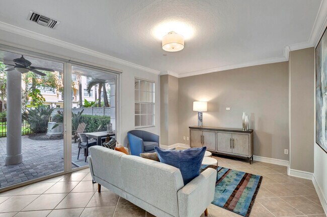 Building Photo - 5585 NE Trieste Way