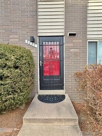 Building Photo - 3827 Oak St