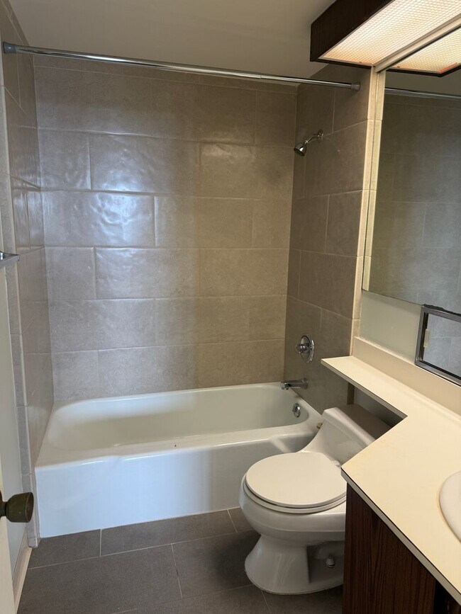 Building Photo - 2 bedroom at the Marco Polo for $2,700.00