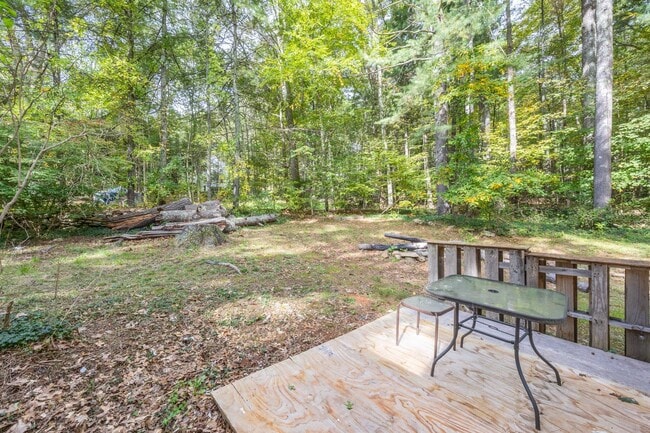 Building Photo - 2 Bedroom Ranch with Scenic Setting
