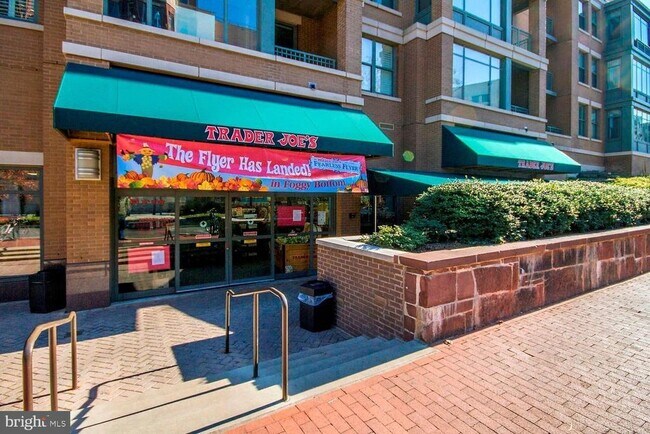 Building Photo - 1155 23rd St NW