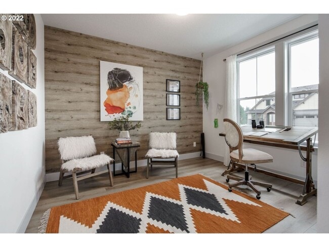 Building Photo - Charming Newer Model Home!