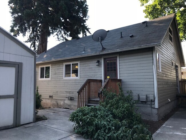 Primary Photo - 2x2 with Loft! Walk to Harney Elementary! ...