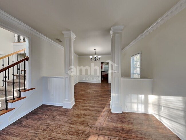 Building Photo - 383 Vine Mountain Way