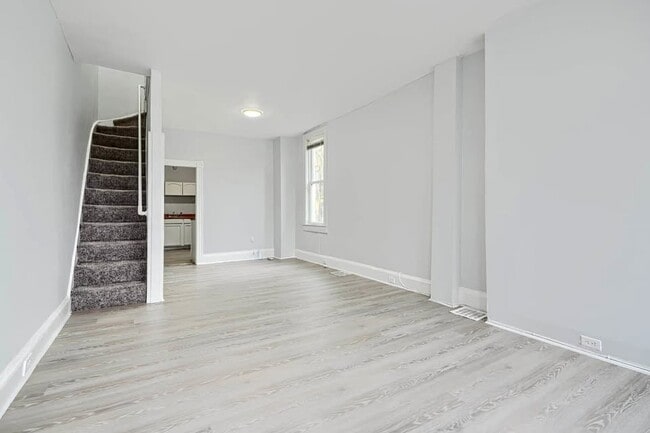 Building Photo - 151X E Hoffman St