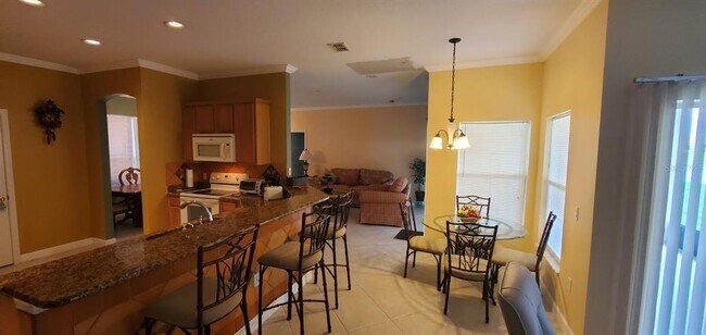 Building Photo - 3712 Greencrest Ct