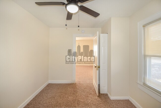 Building Photo - 2153 Wallace Ave