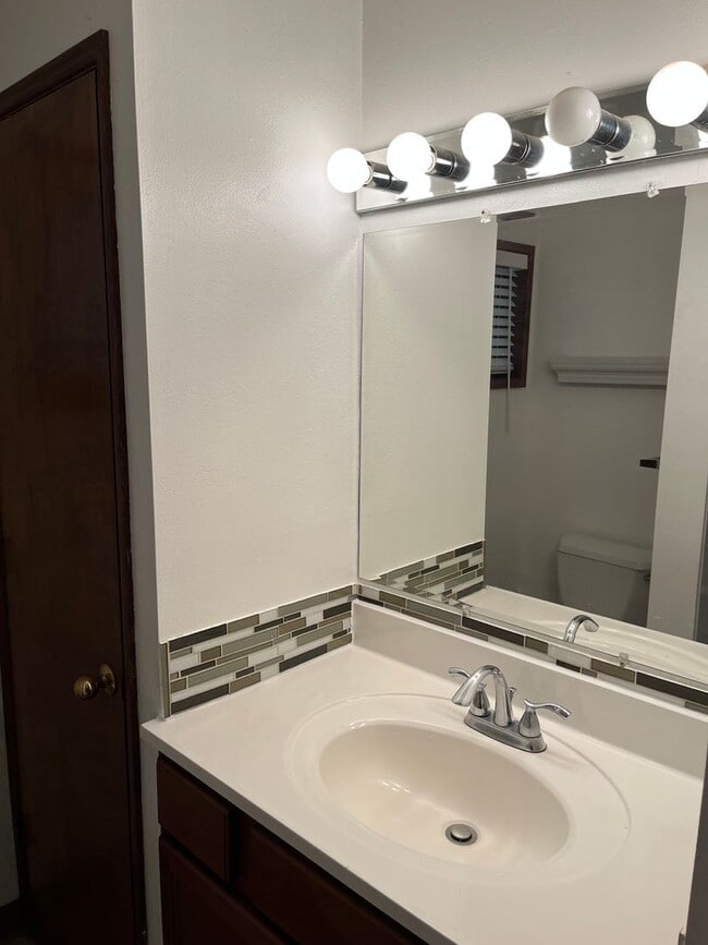 Building Photo - Mid-Mod on Missoula- Single Story!