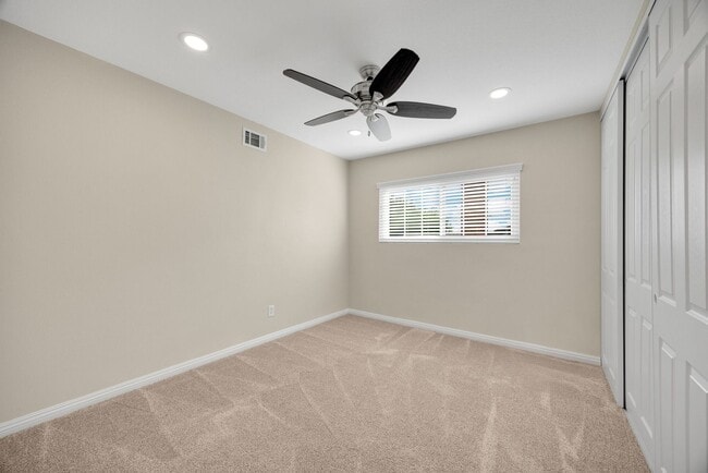 Building Photo - Adorable 4 Bed / 2 Bath Single Family Home