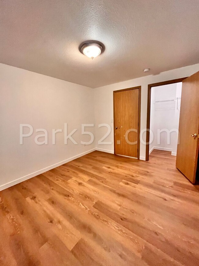 Building Photo - Remodeled 4 Bed 2.5 Bath Tacoma Single Fam...