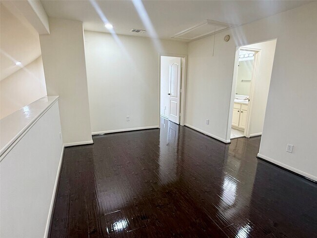Building Photo - 6530 Signal Point Ln