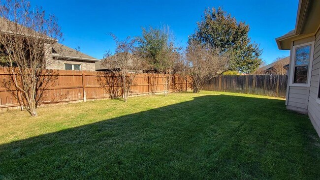 Building Photo - 706 Old Settlers Dr