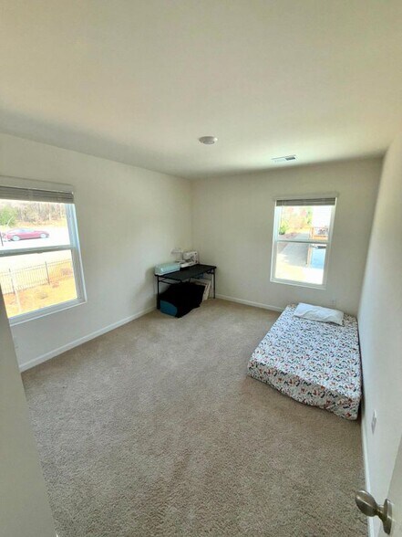 Building Photo - 608 Gray Br Ct