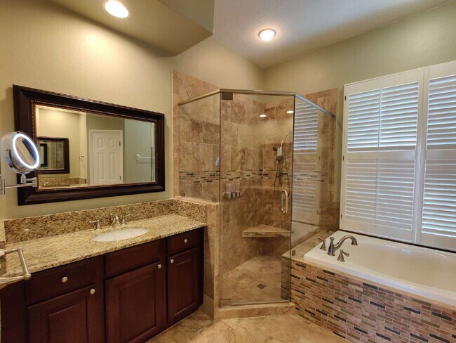 Building Photo - 22646 Cliffside Way