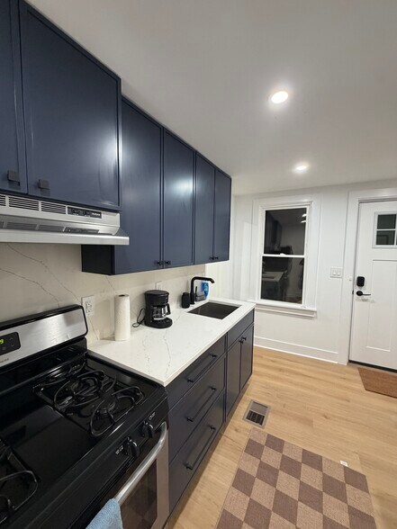 Building Photo - 600 Brinley Ave