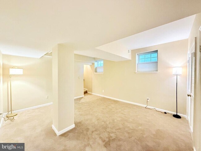 Building Photo - 3531 39th St NW