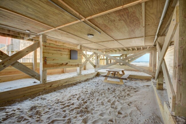 Building Photo - UNBELIEVEABLE VIEWS - Ocean Front OFF SEAS...