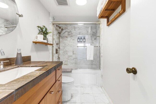 Building Photo - 723 Seacoast Dr