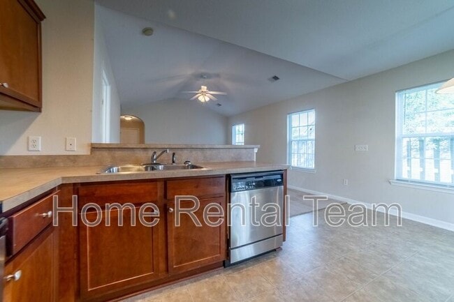 Building Photo - 37 Twin Oaks Pl