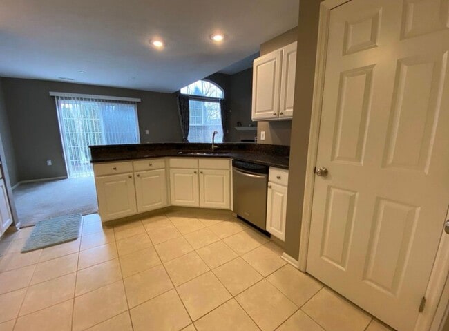 Building Photo - 4945 Ivyvine Blvd