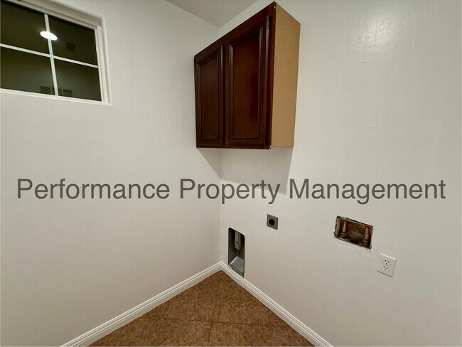 Building Photo - Stunning 3 Bed/2 Bath Gated Home w/ RBP & $0 Deposit Option